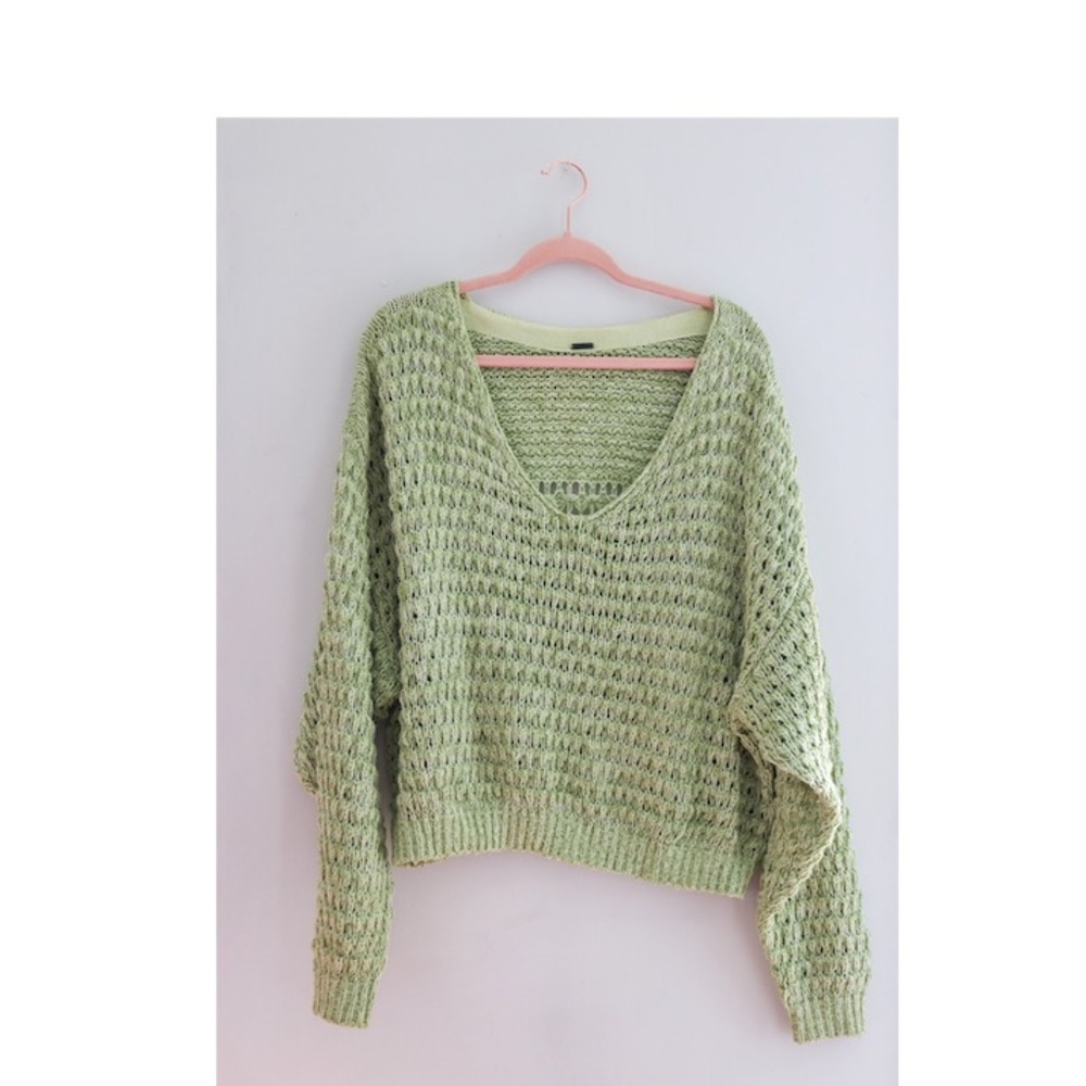 Free People Cropped V-Neck Sweater with Balloon Sleeves (Size Small)